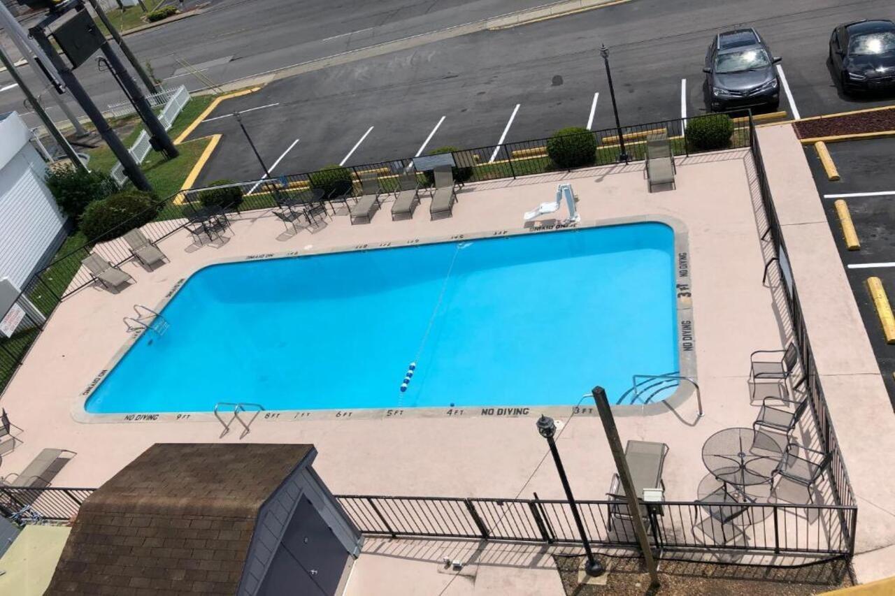Super 8 By Wyndham Nashville Downtown Buitenkant foto