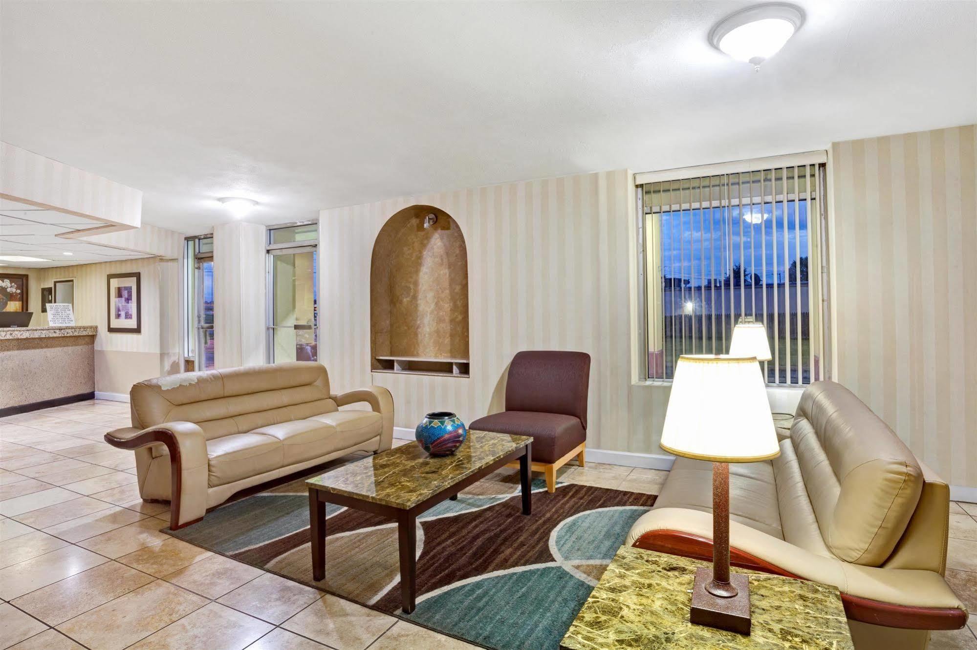 Super 8 By Wyndham Nashville Downtown Buitenkant foto